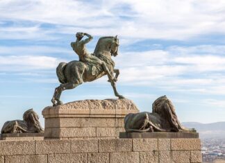 Czym się różni FG od AG?