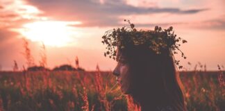 Z czego zrobić podstawę do stroika do domu?