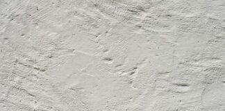 Na czym można malować farbami akrylowymi?